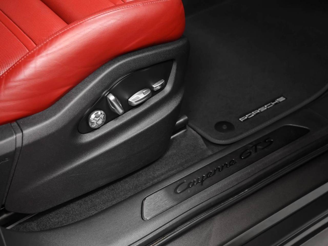 2021 Porsche Cayenne GTS