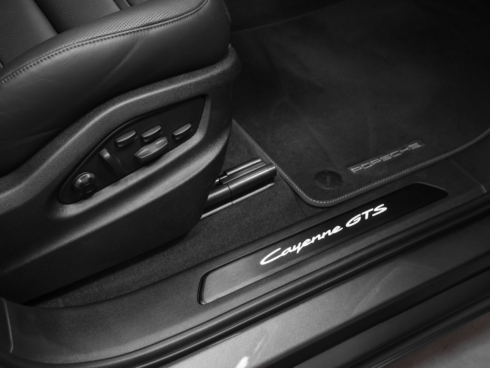 2026 Porsche Cayenne GTS