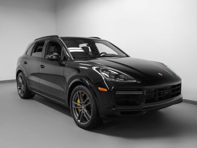 2023 Porsche Cayenne Turbo S E-Hybrid