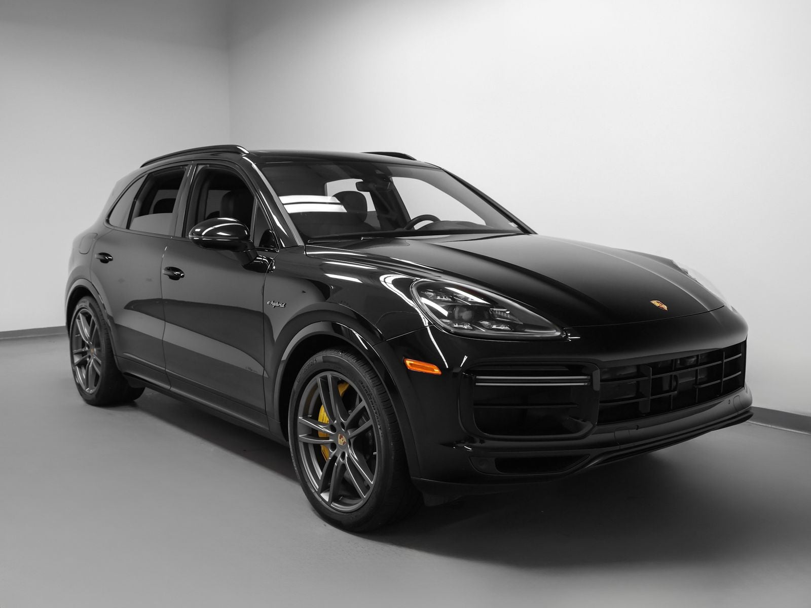 2023 Porsche Cayenne Turbo S E-Hybrid