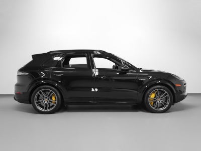 2023 Porsche Cayenne Turbo S E-Hybrid