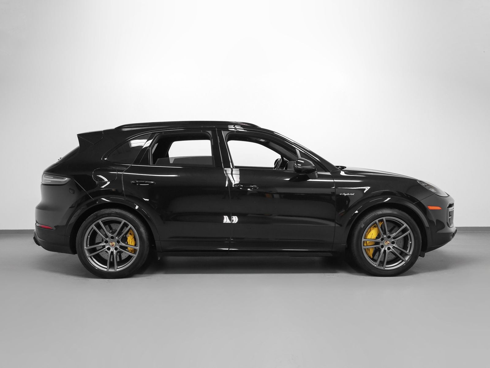 2023 Porsche Cayenne Turbo S E-Hybrid