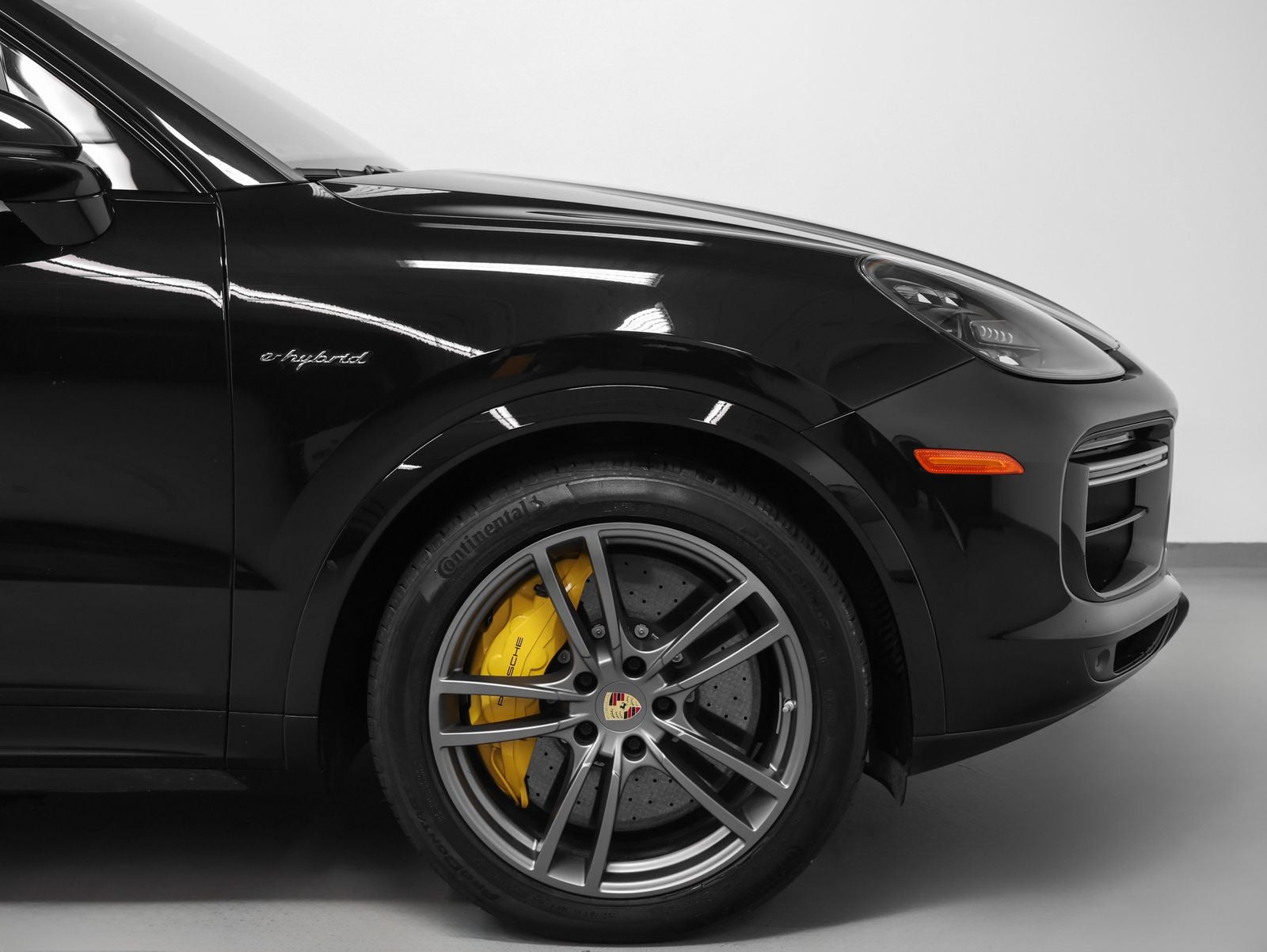 2023 Porsche Cayenne Turbo S E-Hybrid