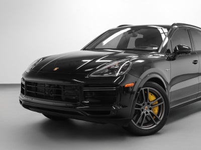 2023 Porsche Cayenne Turbo S E-Hybrid