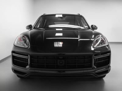 2023 Porsche Cayenne Turbo S E-Hybrid