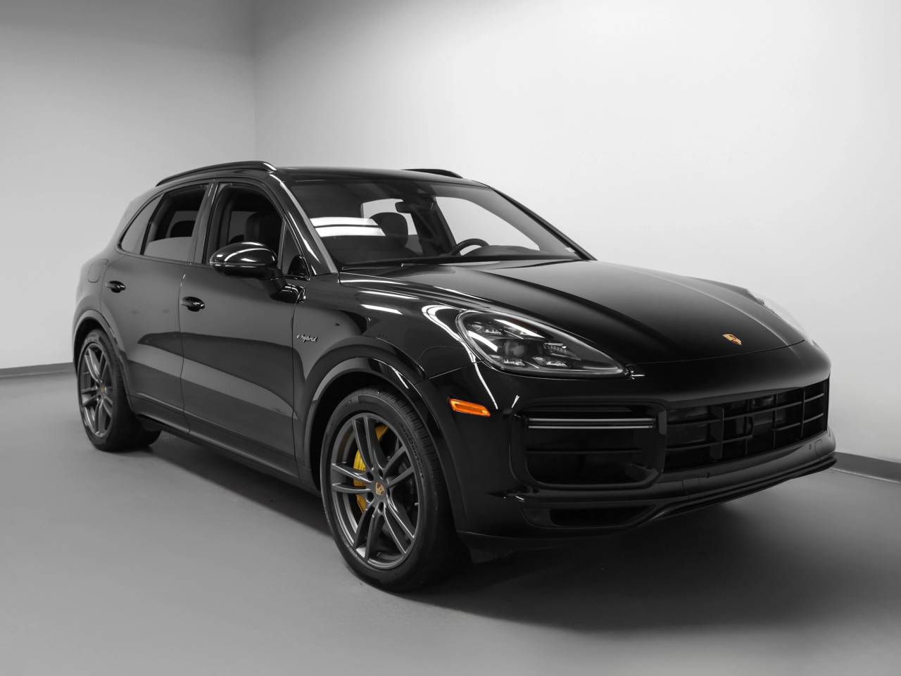 2023 Porsche Cayenne Turbo S E-Hybrid