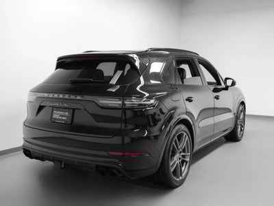 2023 Porsche Cayenne Turbo S E-Hybrid
