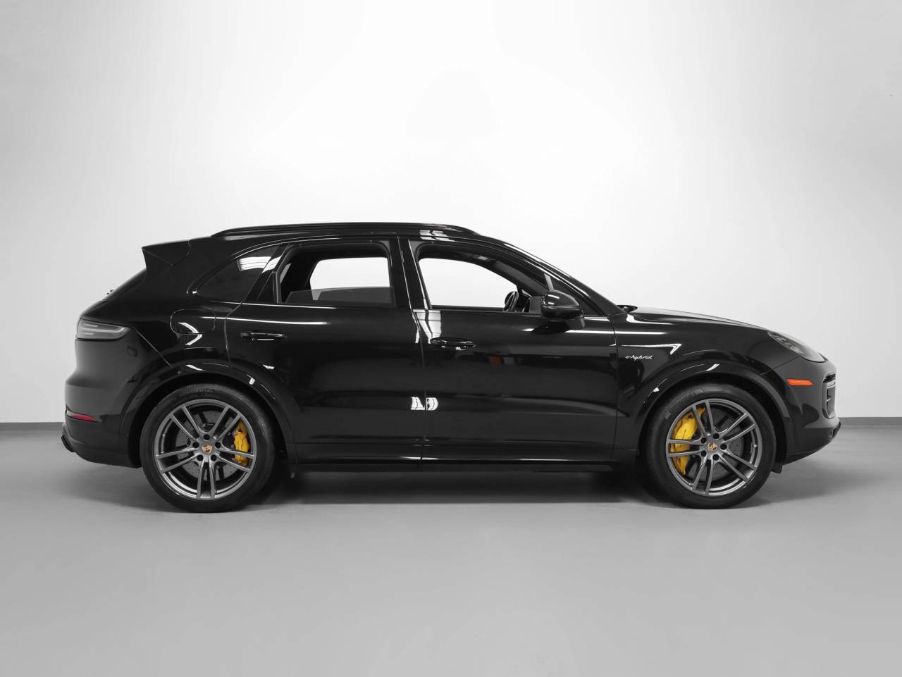 2023 Porsche Cayenne Turbo S E-Hybrid