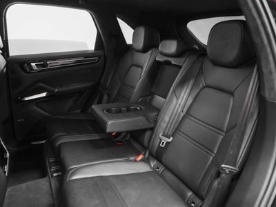 2023 Porsche Cayenne Turbo S E-Hybrid