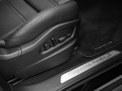 2023 Porsche Cayenne Turbo S E-Hybrid