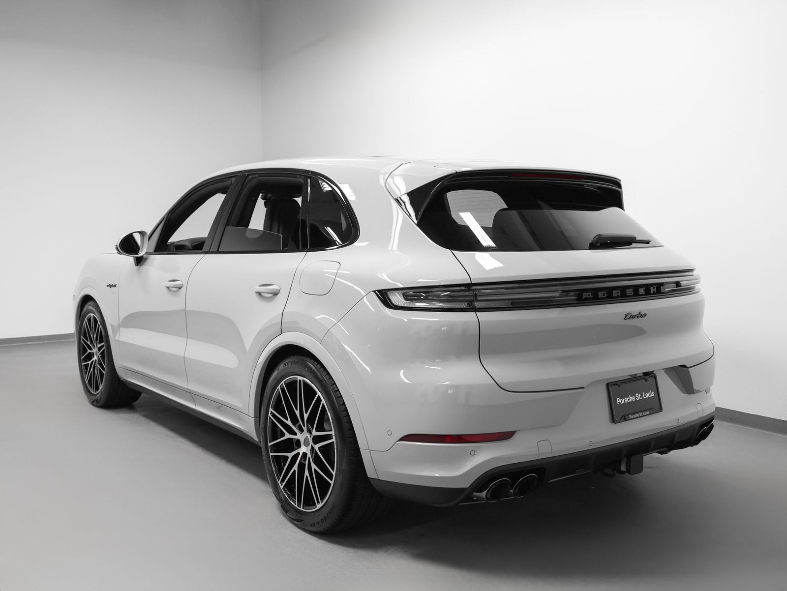 2026 Porsche Cayenne Turbo E-Hybrid