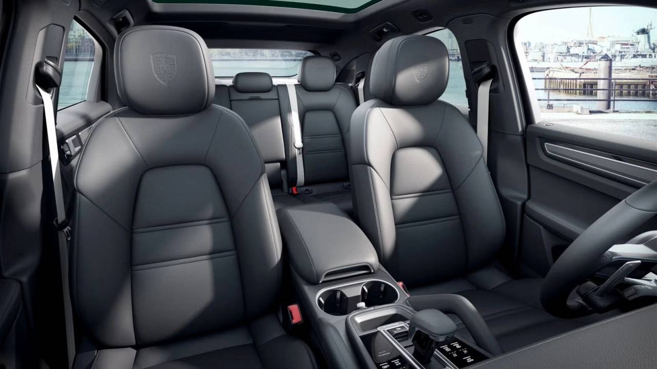 2022 Porsche Cayenne Cayenne Coupe Platinum Edition