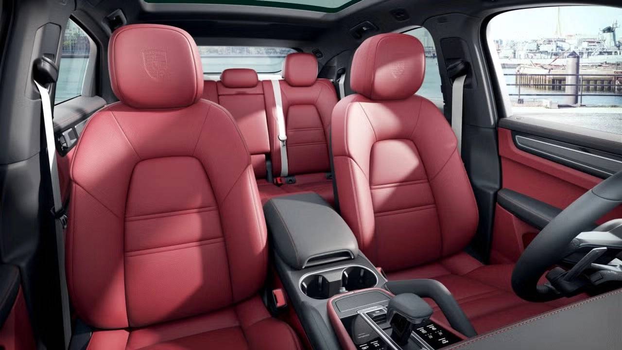 2022 Porsche Cayenne Cayenne Coupe Platinum Edition