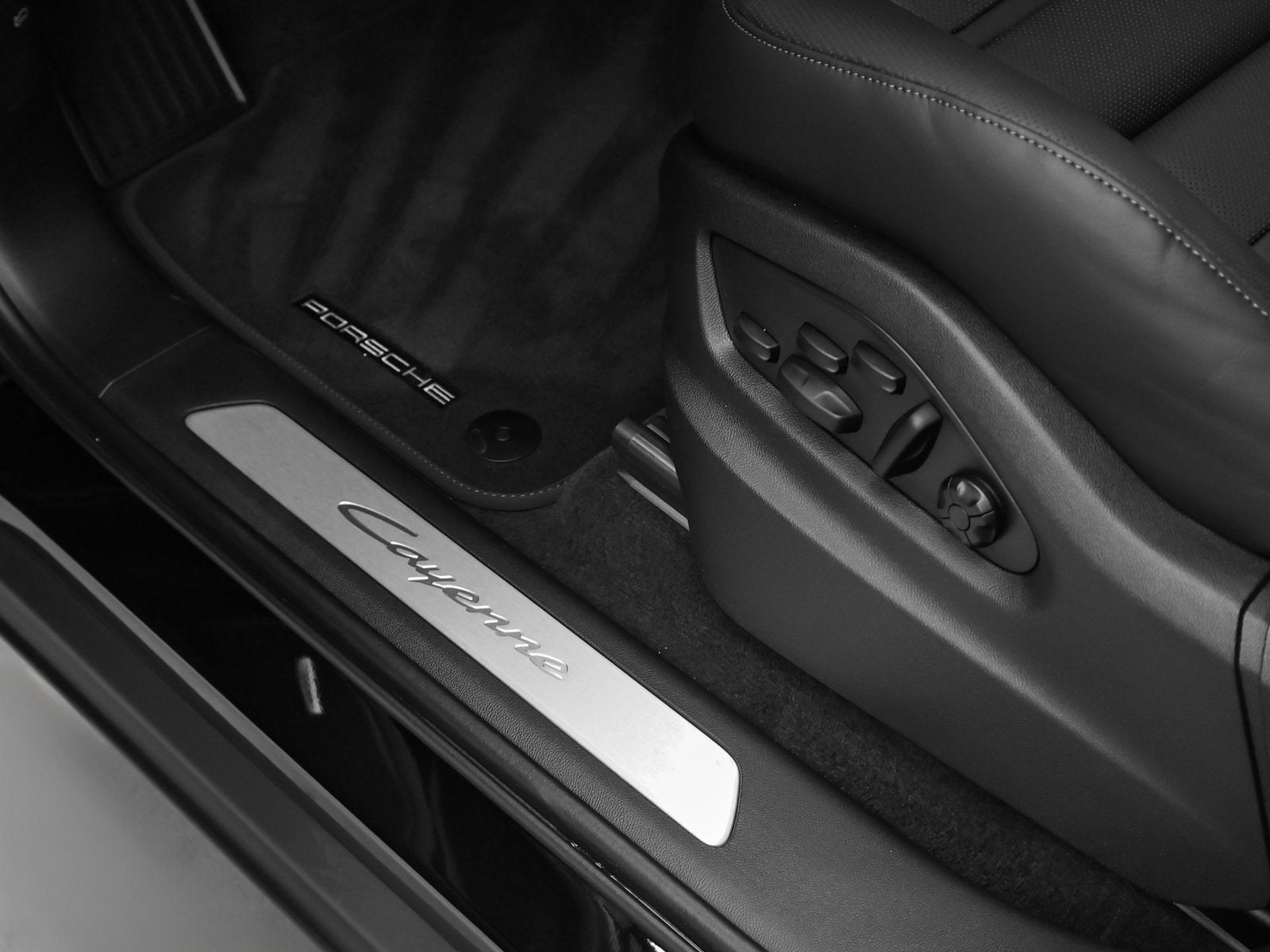 2026 Porsche Cayenne Coupe Base