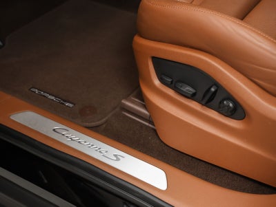 2023 Porsche Cayenne S Coupe