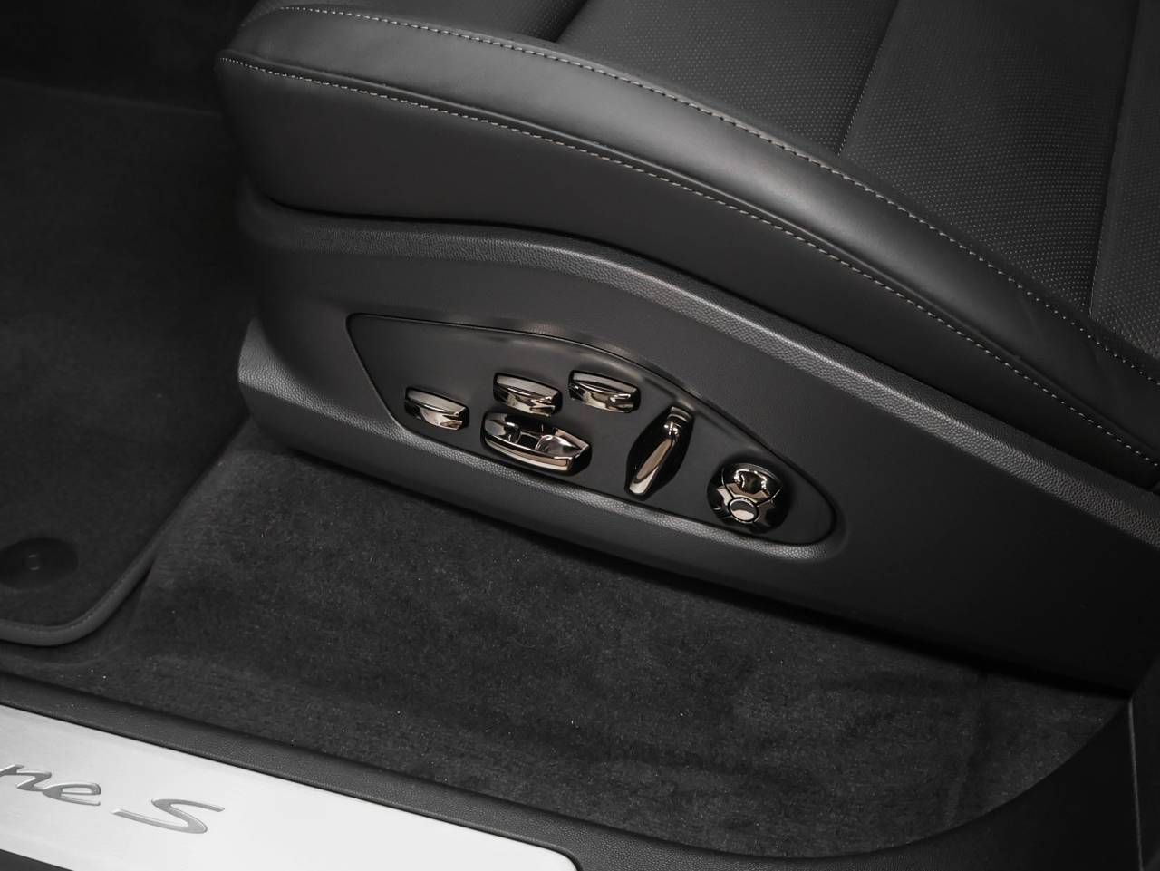 2026 Porsche Cayenne Cayenne S Coupe Electric