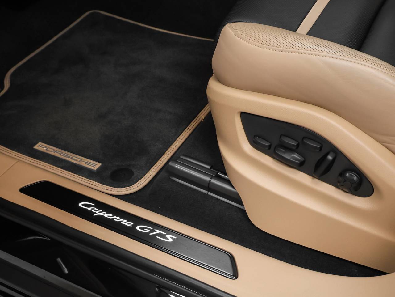 2023 Porsche Cayenne Cayenne GTS Coupe