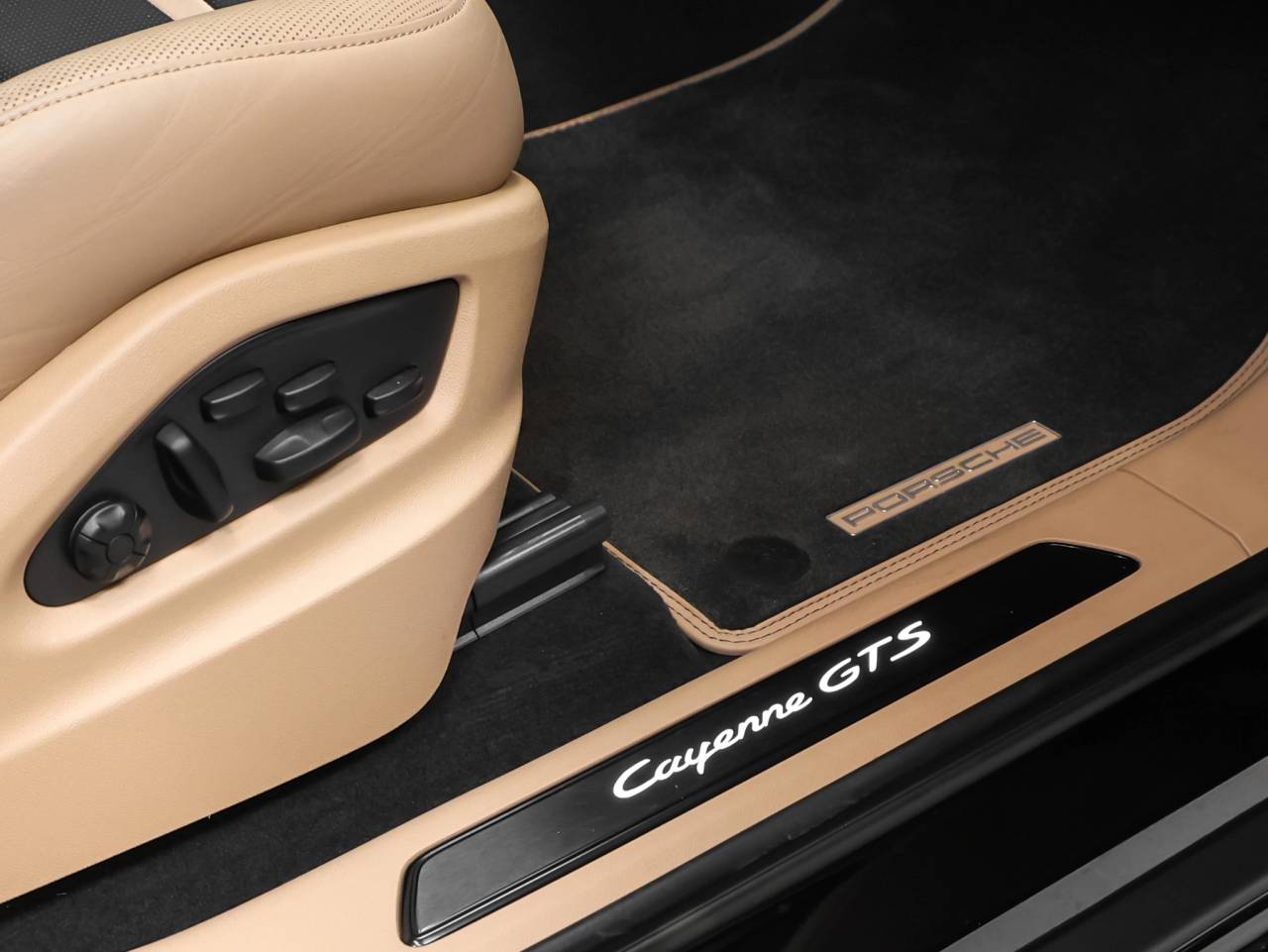 2023 Porsche Cayenne Cayenne GTS Coupe