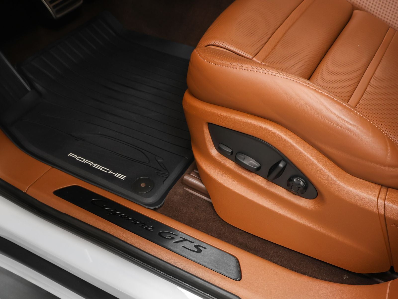 2023 Porsche Cayenne GTS Coupe