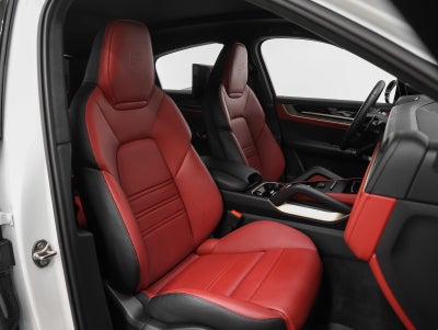 2025 Porsche Cayenne Cayenne GTS Coupe