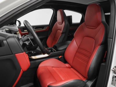 2025 Porsche Cayenne Cayenne GTS Coupe