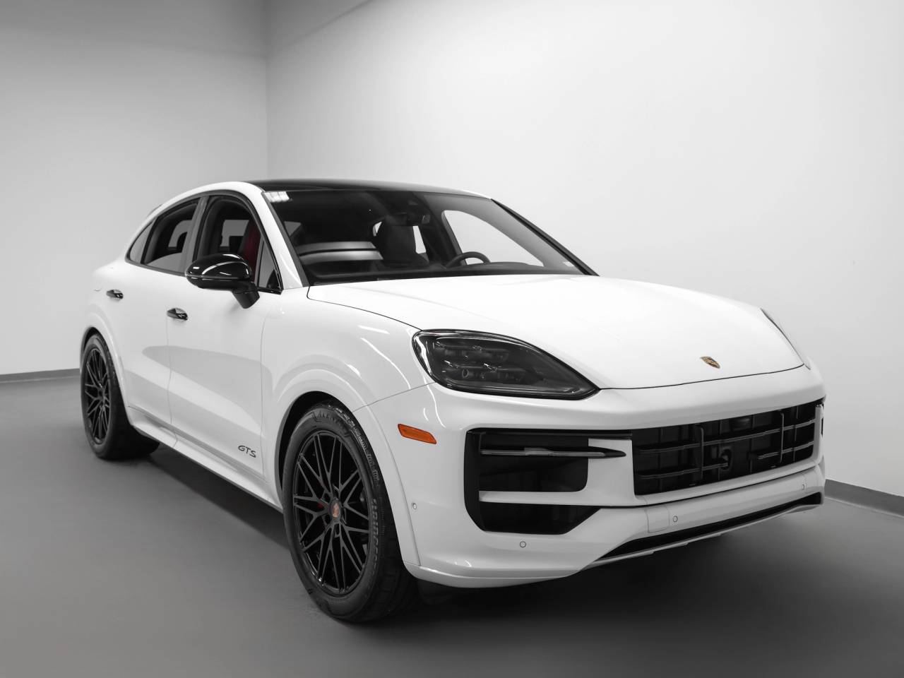 2025 Porsche Cayenne Cayenne GTS Coupe