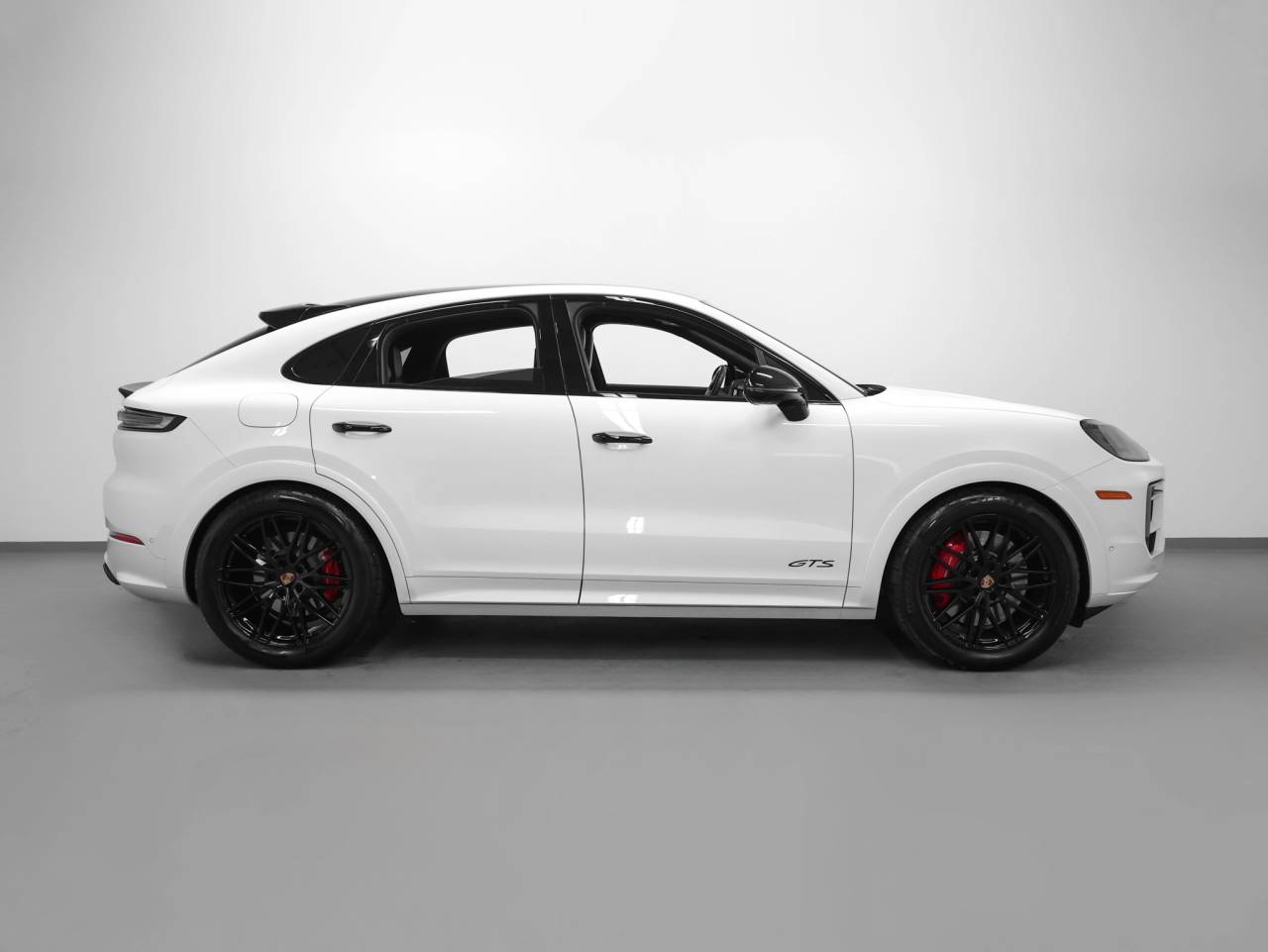 2025 Porsche Cayenne Cayenne GTS Coupe