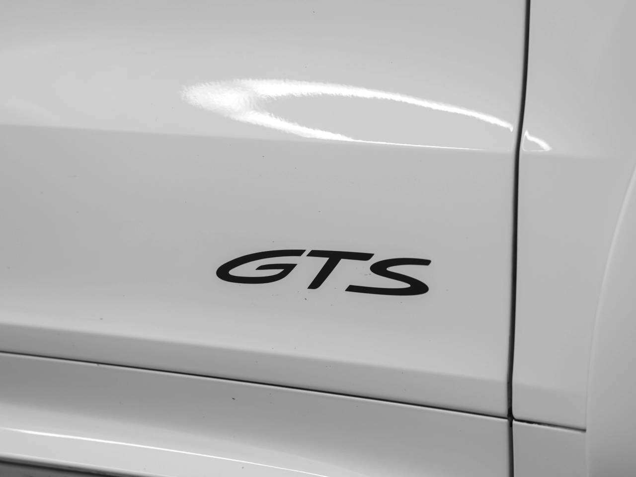 2025 Porsche Cayenne Cayenne GTS Coupe