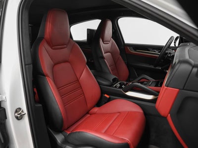 2025 Porsche Cayenne Cayenne GTS Coupe