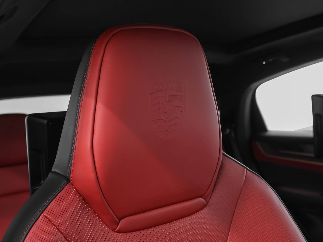 2025 Porsche Cayenne Cayenne GTS Coupe