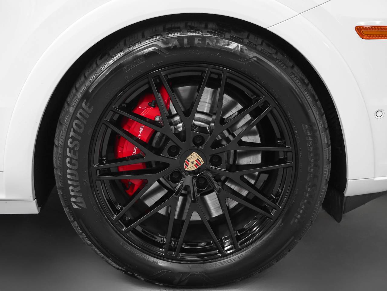 2025 Porsche Cayenne Cayenne GTS Coupe