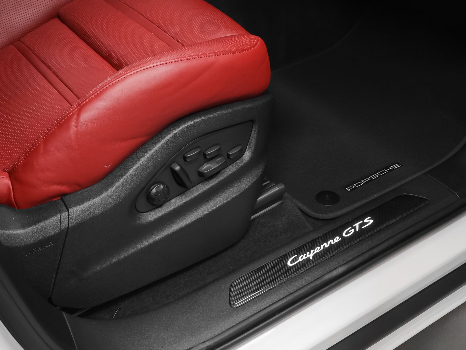 2022 Porsche Cayenne Coupe GTS