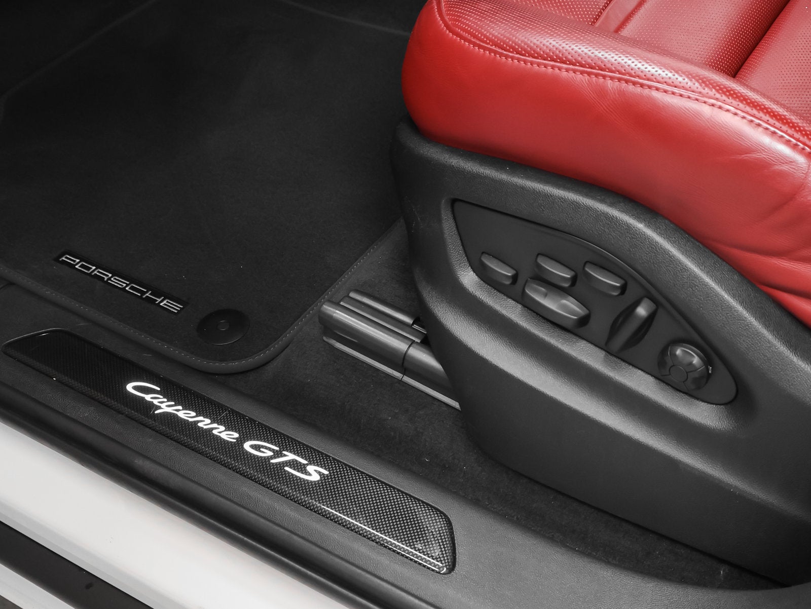 2022 Porsche Cayenne Coupe GTS