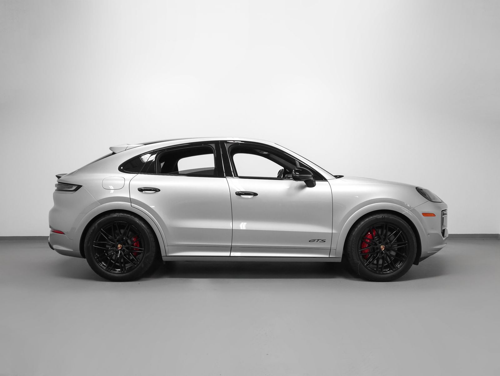 2025 Porsche Cayenne Cayenne GTS Coupe