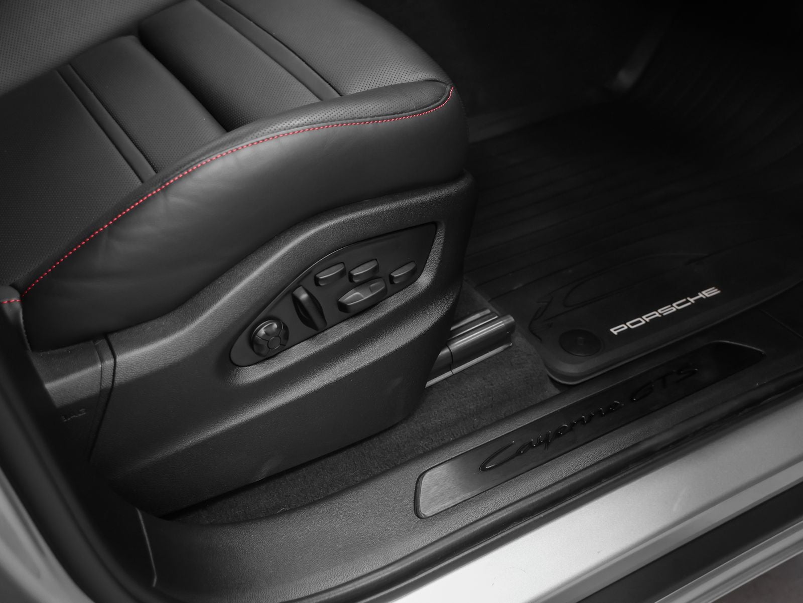 2025 Porsche Cayenne Cayenne GTS Coupe