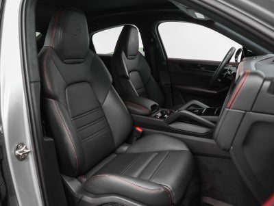 2025 Porsche Cayenne Cayenne GTS Coupe