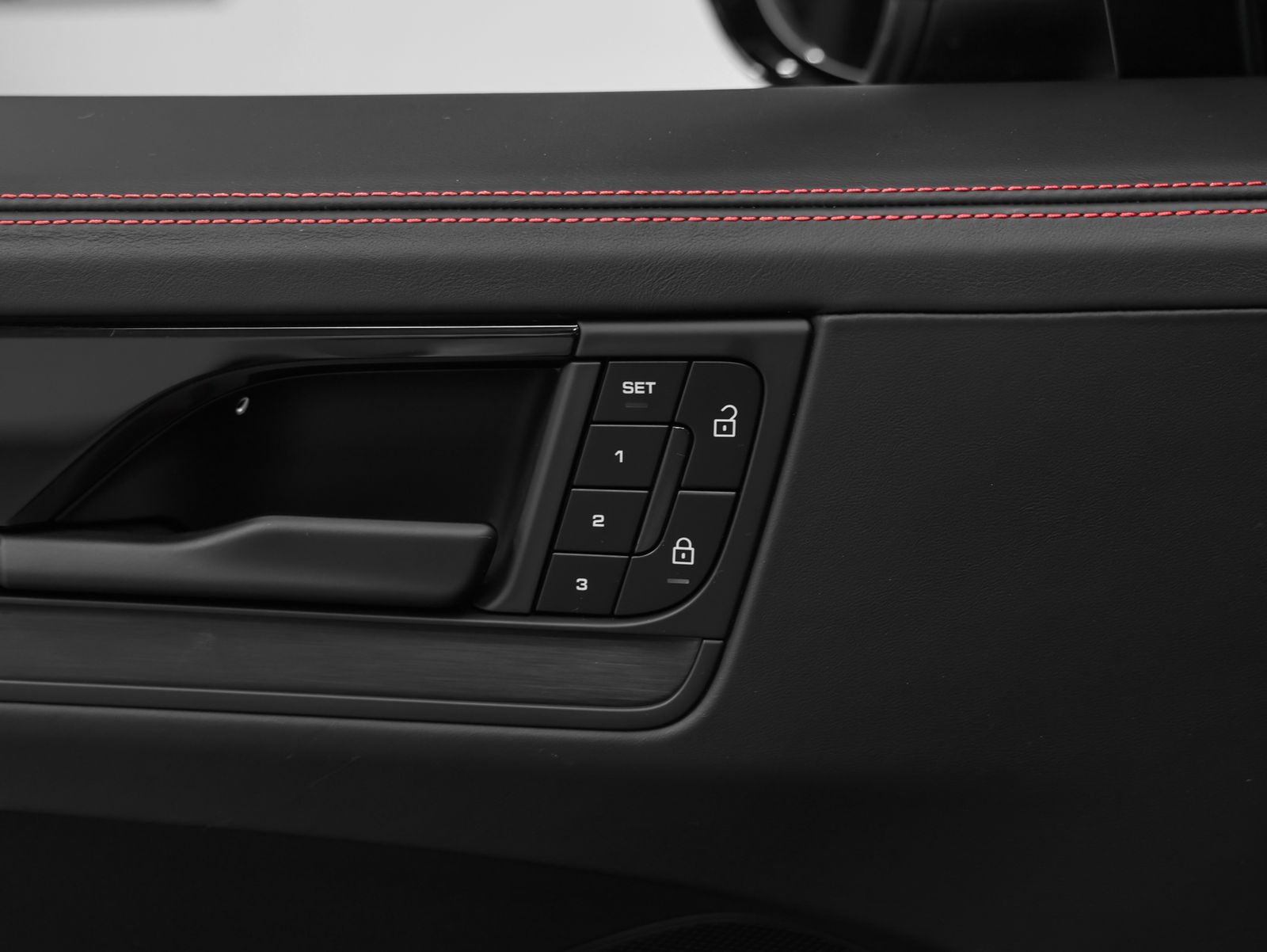 2025 Porsche Cayenne Cayenne GTS Coupe