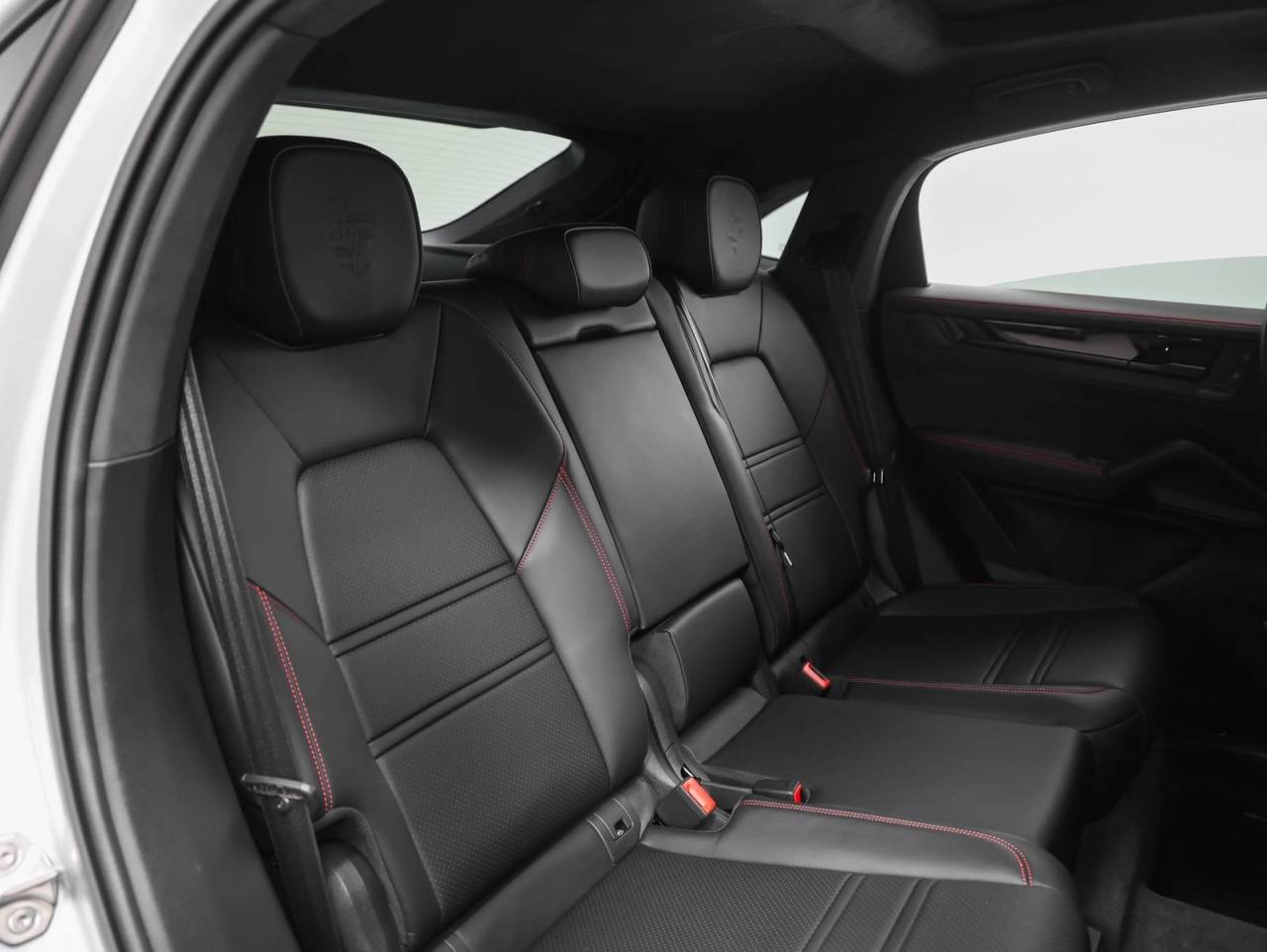 2025 Porsche Cayenne Cayenne GTS Coupe