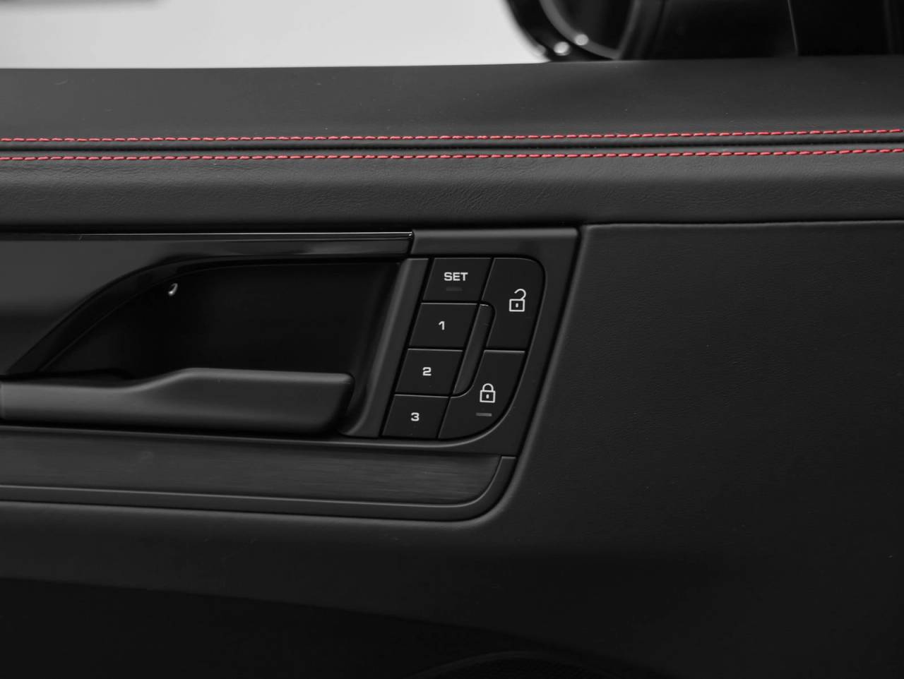 2025 Porsche Cayenne Cayenne GTS Coupe