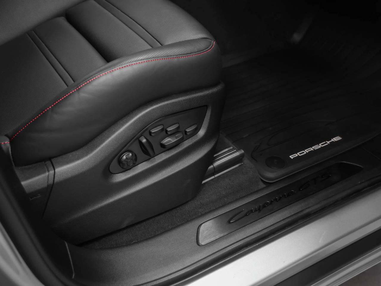 2025 Porsche Cayenne Cayenne GTS Coupe