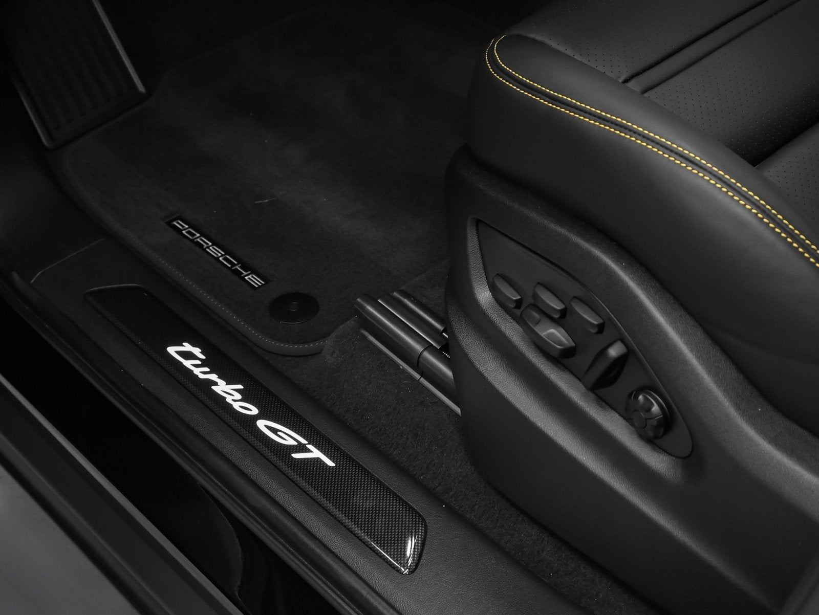 2026 Porsche Cayenne Coupe Turbo GT