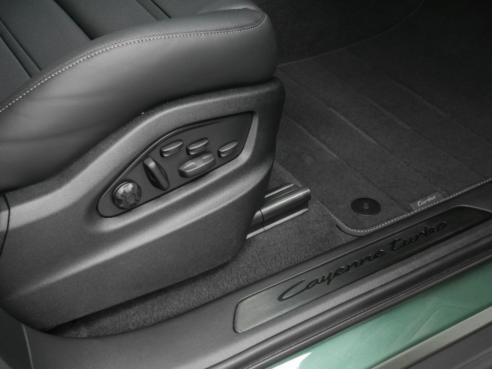 2025 Porsche Cayenne Turbo E-Hybrid