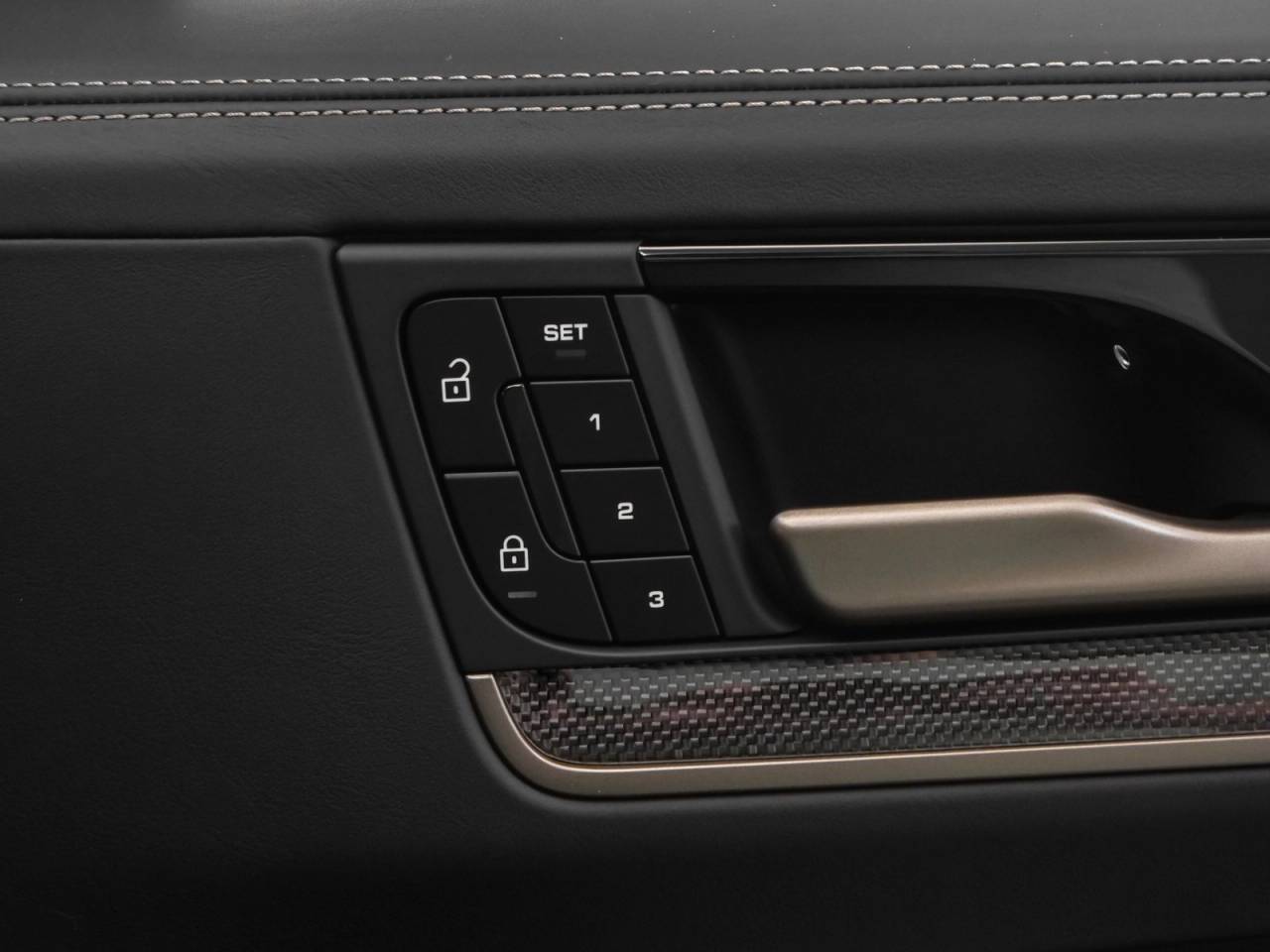 2025 Porsche Cayenne Turbo E-Hybrid