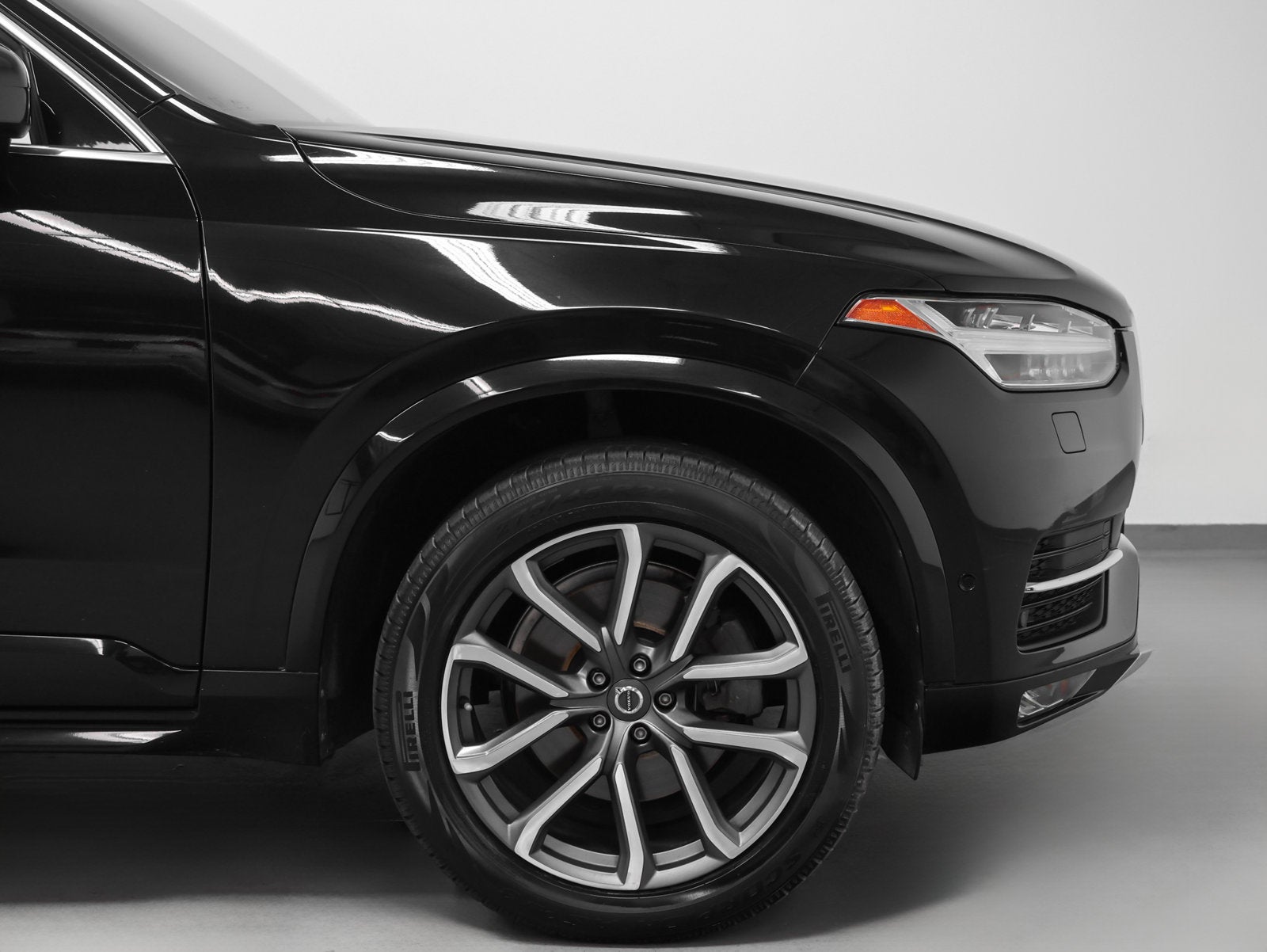 2018 Volvo XC90 T6 Momentum