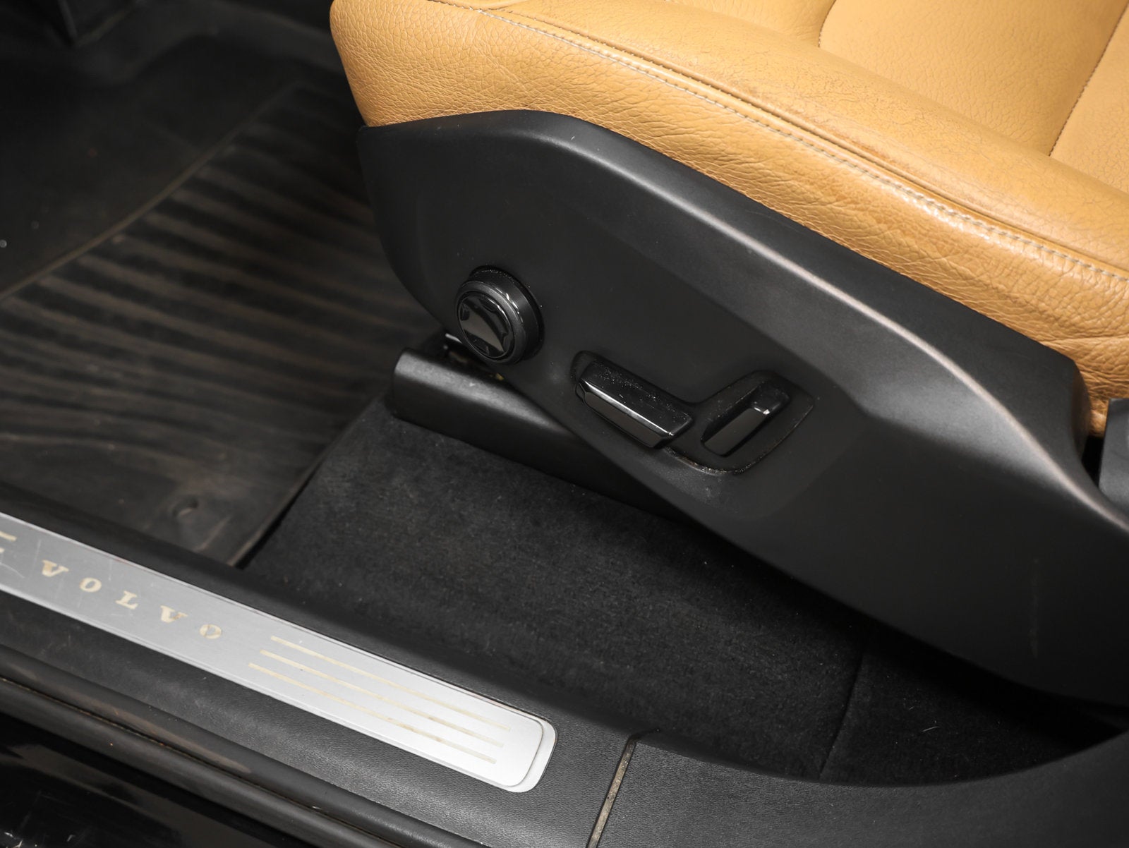 2018 Volvo XC90 T6 Momentum