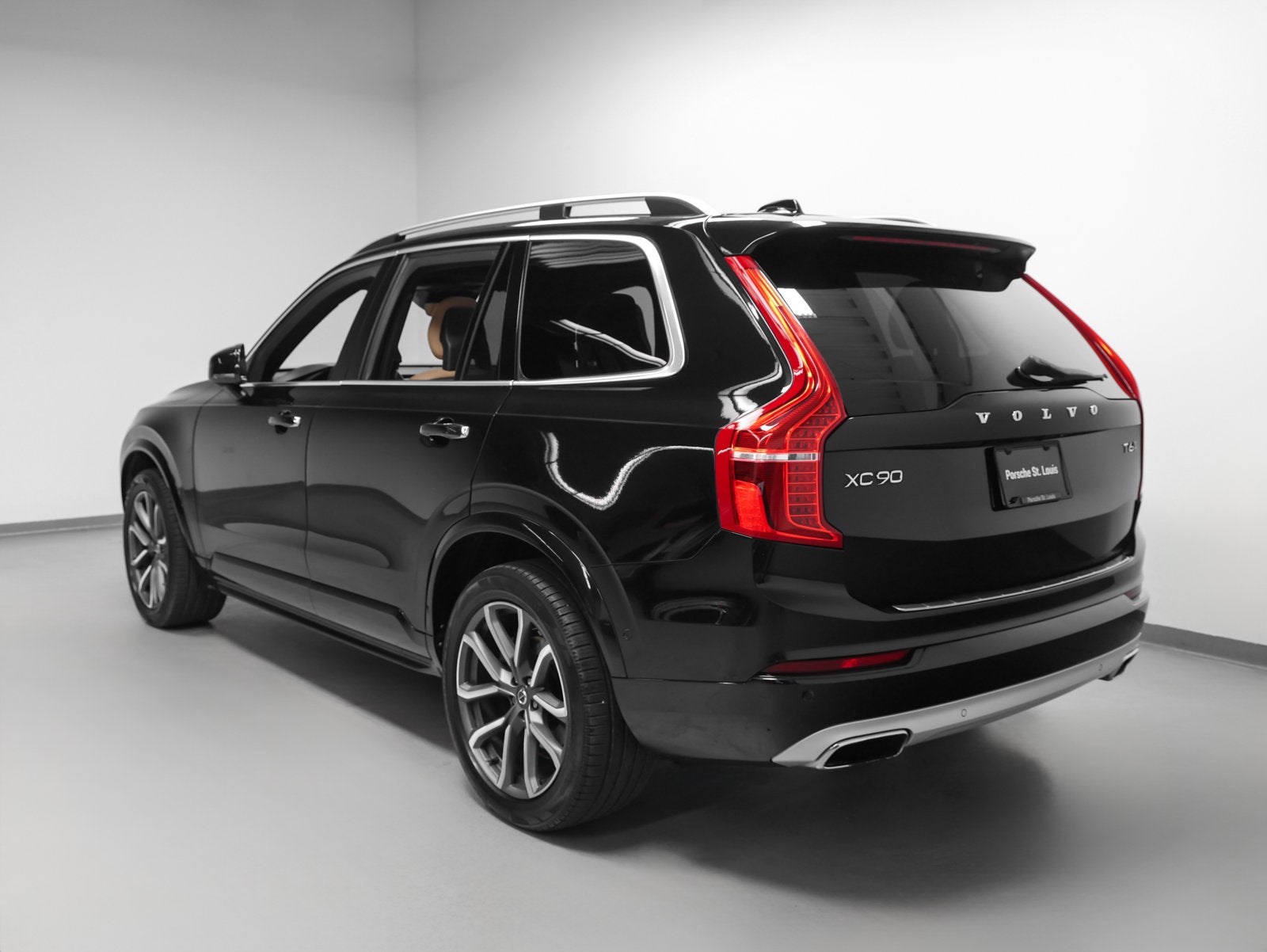 2018 Volvo XC90 T6 Momentum
