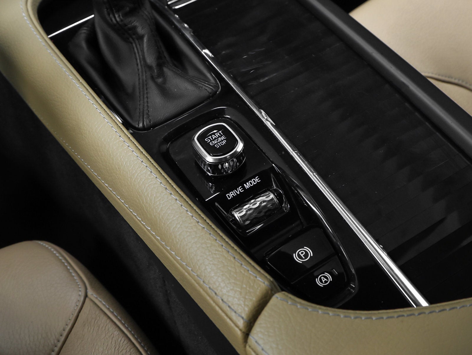 2018 Volvo XC90 T6 Momentum