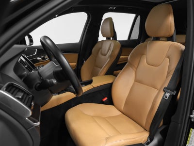2018 Volvo XC90 T6 Momentum