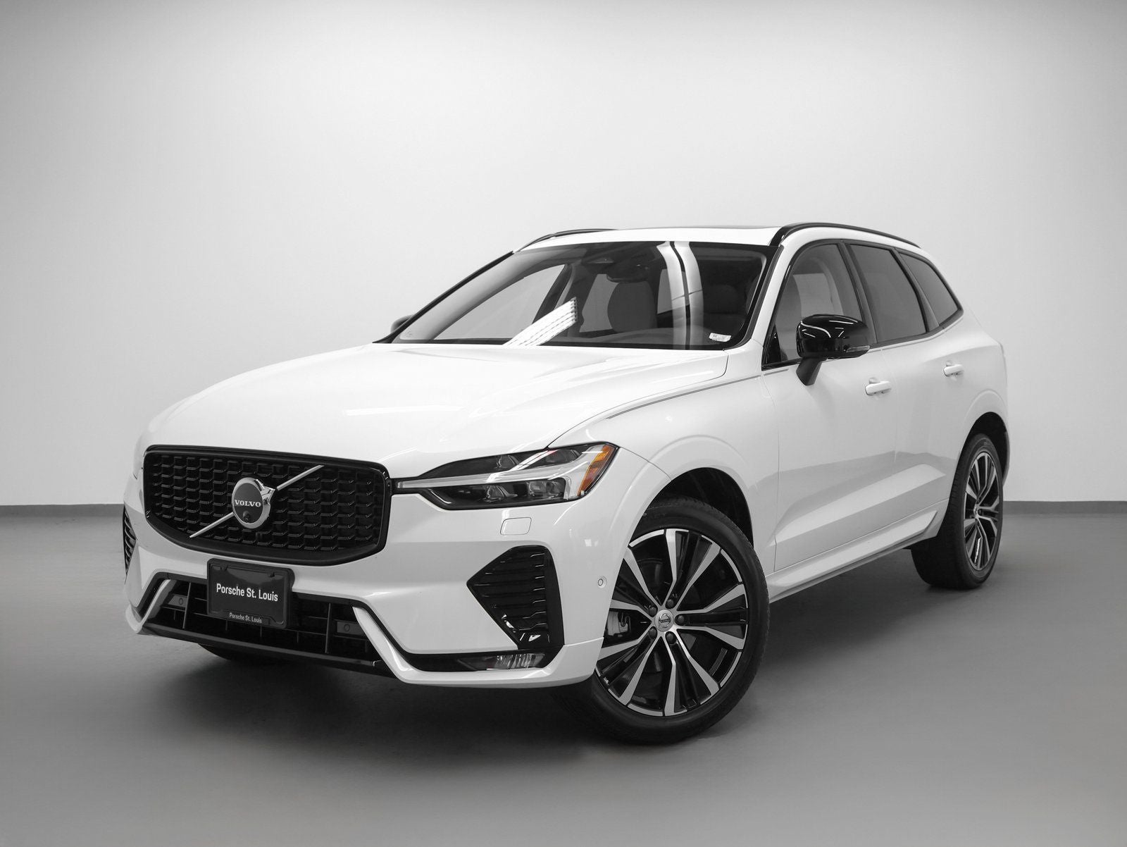 2025 Volvo XC60 B5 Plus
