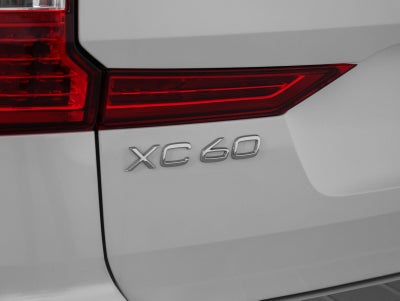 2025 Volvo XC60 B5 Plus